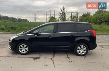 Микровэн Peugeot 5008 2011 в 