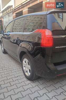 Микровэн Peugeot 5008 2011 в 