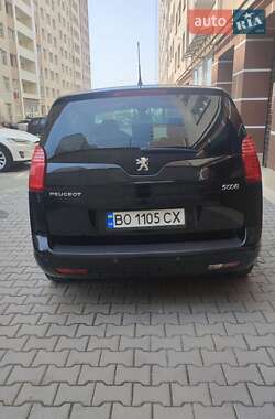 Микровэн Peugeot 5008 2011 в 