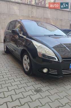 Микровэн Peugeot 5008 2011 в 