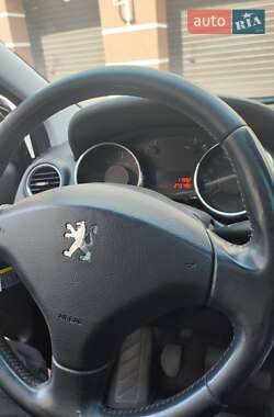 Микровэн Peugeot 5008 2011 в 