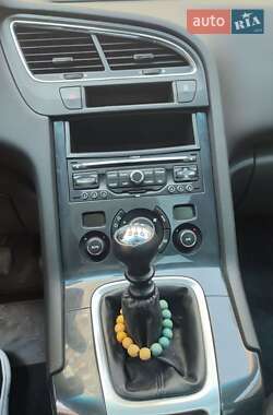Микровэн Peugeot 5008 2011 в 