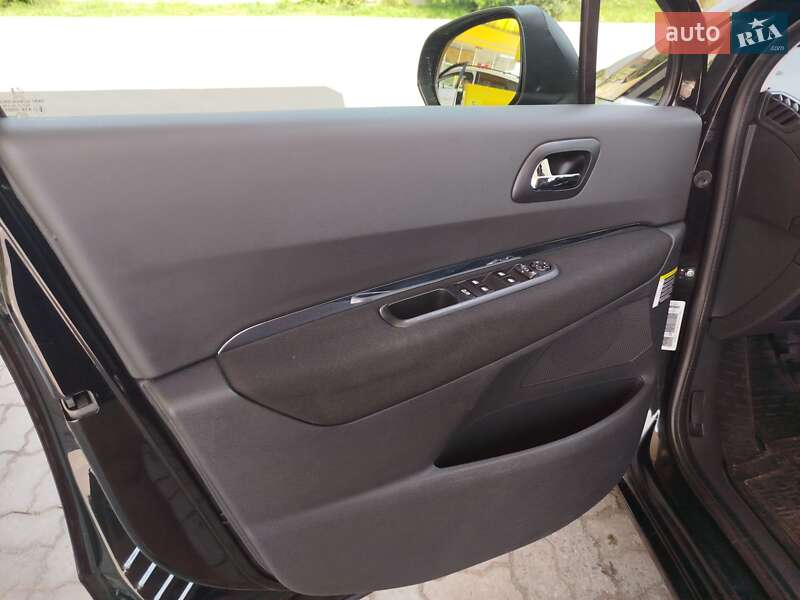 Микровэн Peugeot 5008 2010 в Житомире