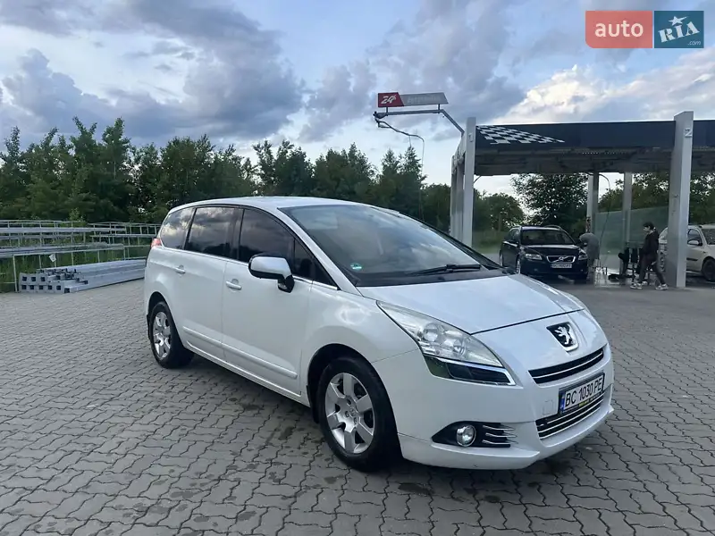 Peugeot 5008 2011