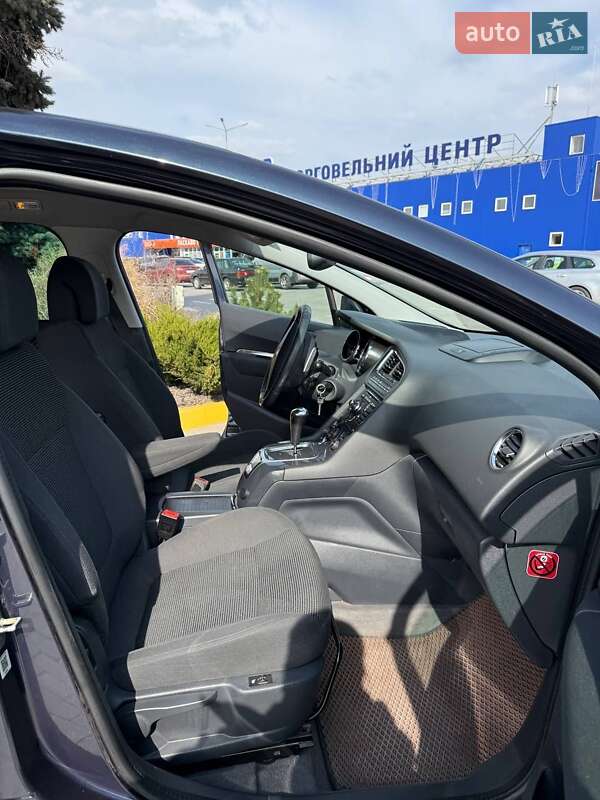 Микровэн Peugeot 5008 2013 в Виннице