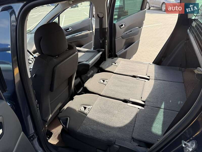 Микровэн Peugeot 5008 2013 в Виннице