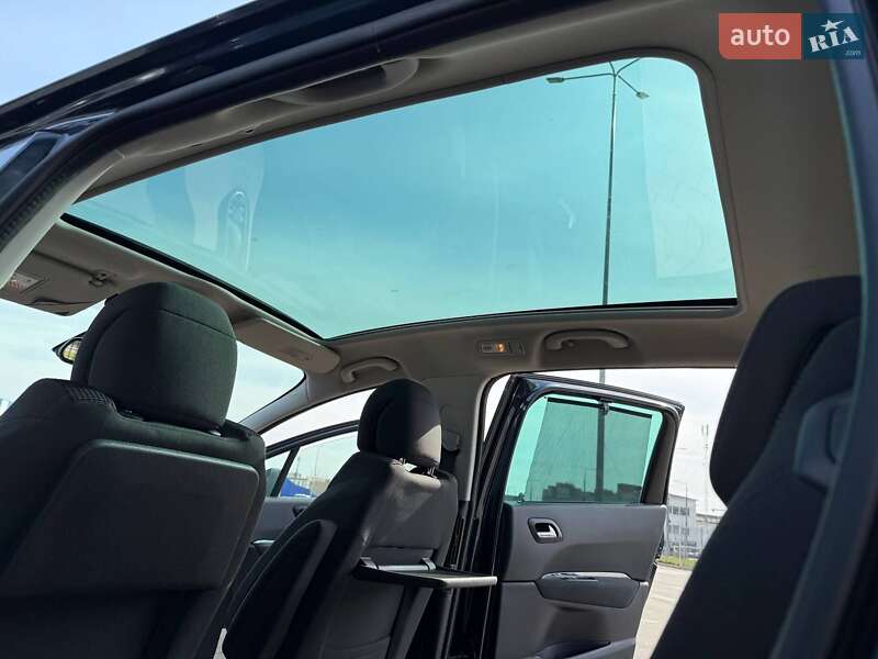 Микровэн Peugeot 5008 2013 в Виннице