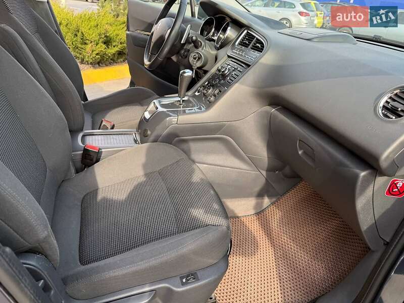 Микровэн Peugeot 5008 2013 в Виннице