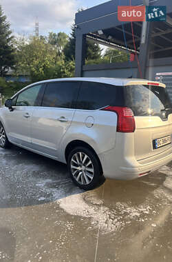Микровэн Peugeot 5008 2015 в 