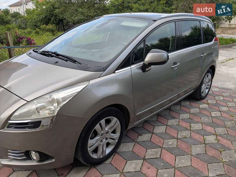 Мікровен Peugeot 5008 2010 в Кам'янець-Подільському