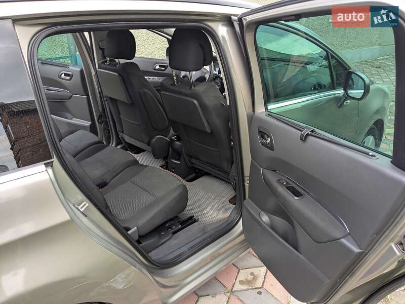 Мікровен Peugeot 5008 2010 в Кам'янець-Подільському