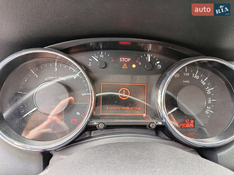 Мікровен Peugeot 5008 2011 в Сторожинці