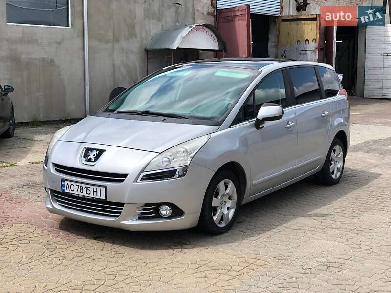 Peugeot 5008 2011