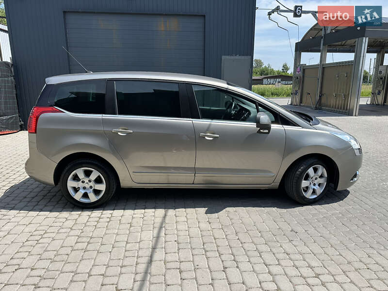 Мікровен Peugeot 5008 2012 в Львові