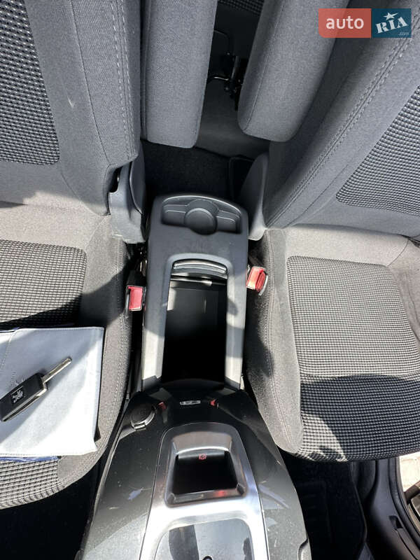 Мікровен Peugeot 5008 2012 в Львові