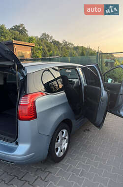 Микровэн Peugeot 5008 2010 в 