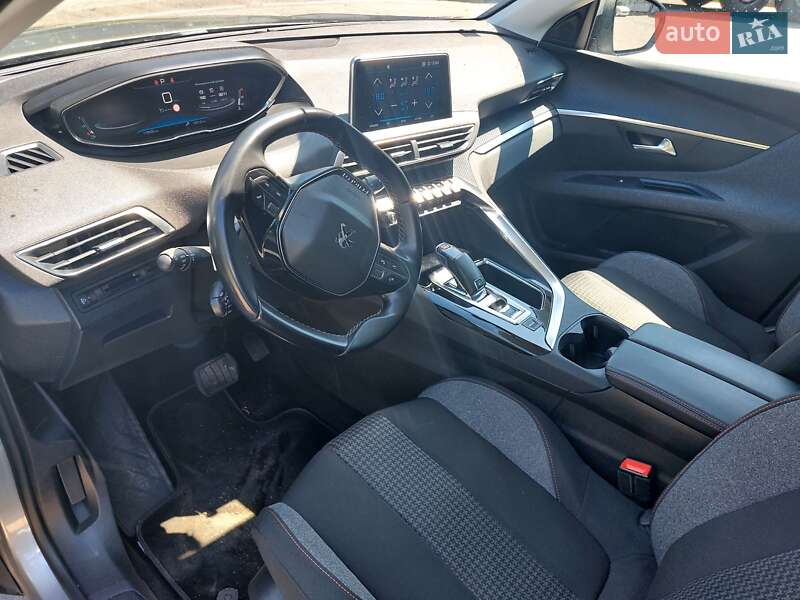 Позашляховик / Кросовер Peugeot 5008 2019 в Львові