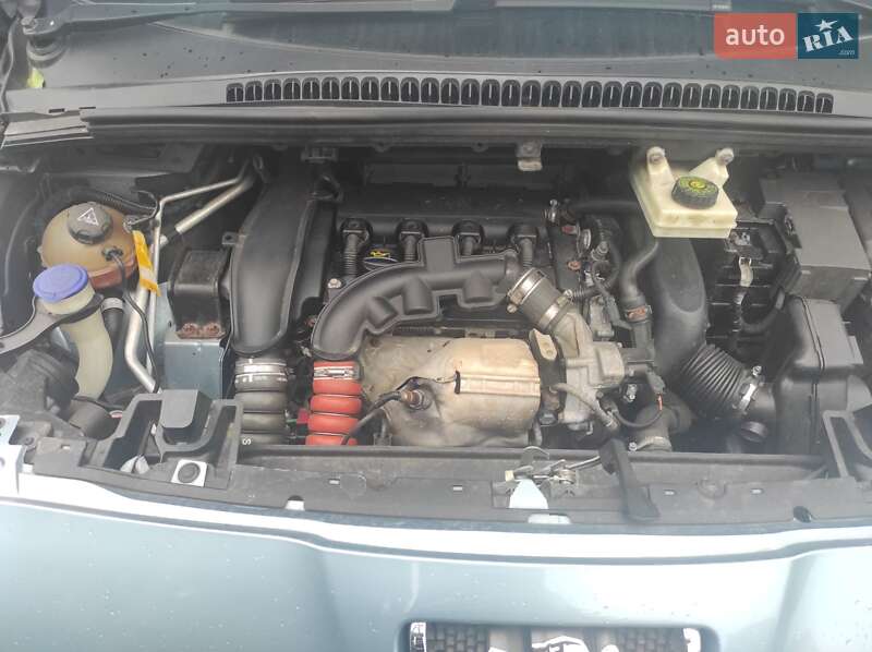 Микровэн Peugeot 5008 2010 в Луцке