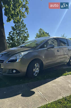 Мікровен Peugeot 5008 2012 в Стрию