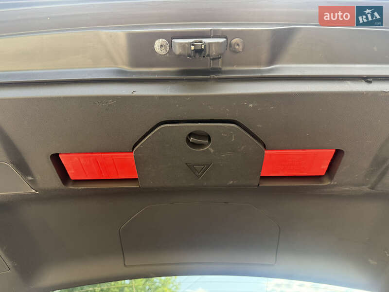 Позашляховик / Кросовер Peugeot 5008 2020 в Запоріжжі