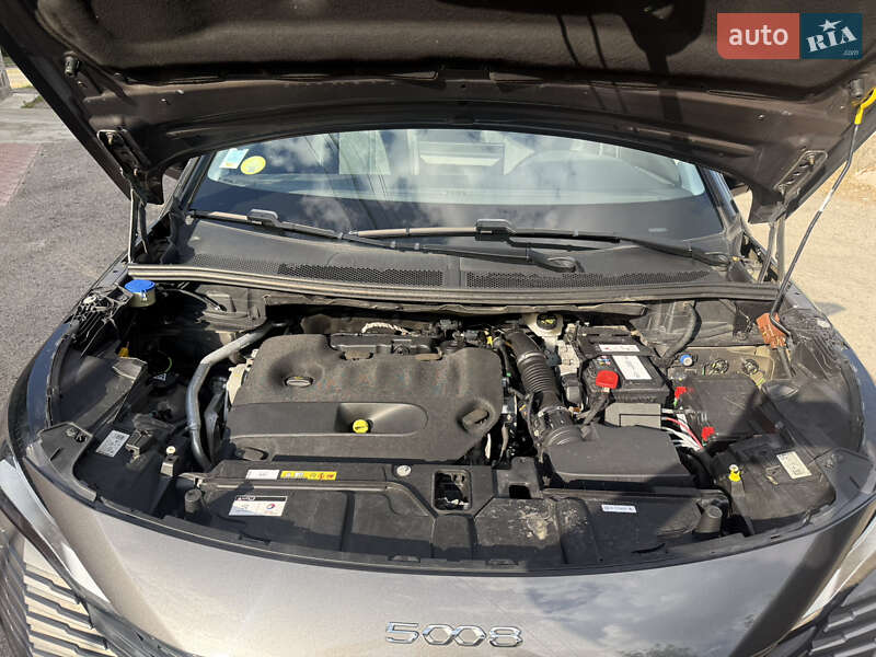 Позашляховик / Кросовер Peugeot 5008 2020 в Запоріжжі