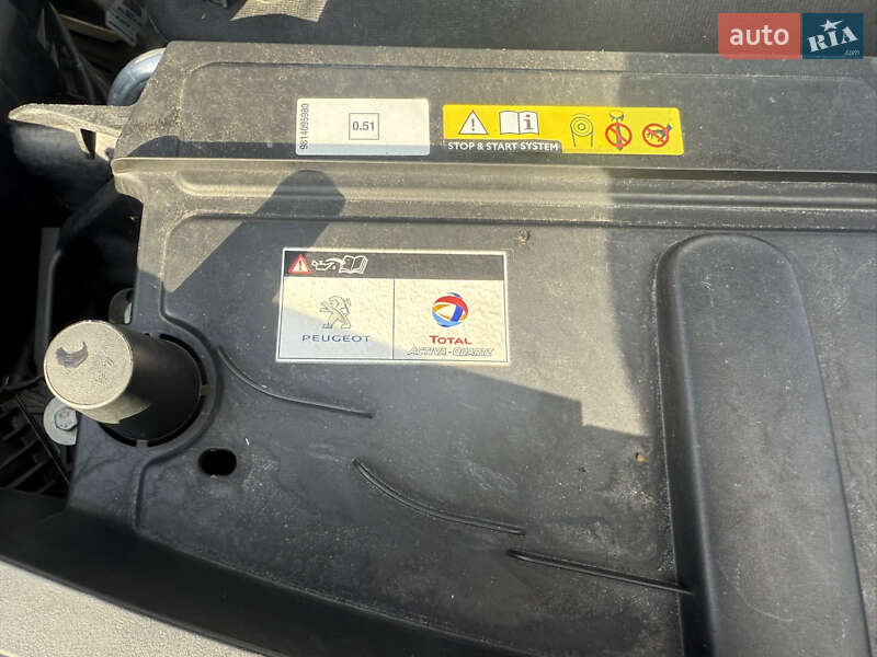 Позашляховик / Кросовер Peugeot 5008 2020 в Запоріжжі