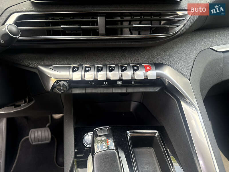 Позашляховик / Кросовер Peugeot 5008 2020 в Запоріжжі