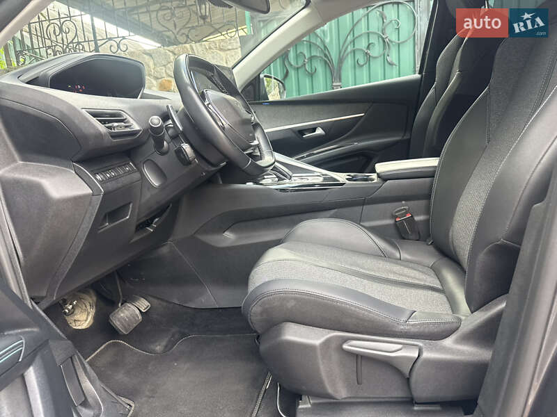 Позашляховик / Кросовер Peugeot 5008 2020 в Запоріжжі