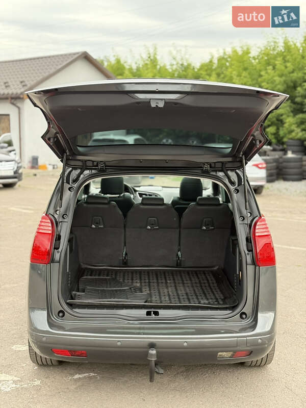 Микровэн Peugeot 5008 2015 в Дубно