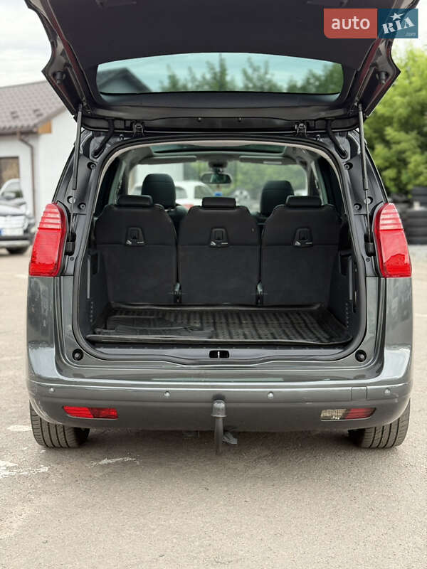 Микровэн Peugeot 5008 2015 в Дубно