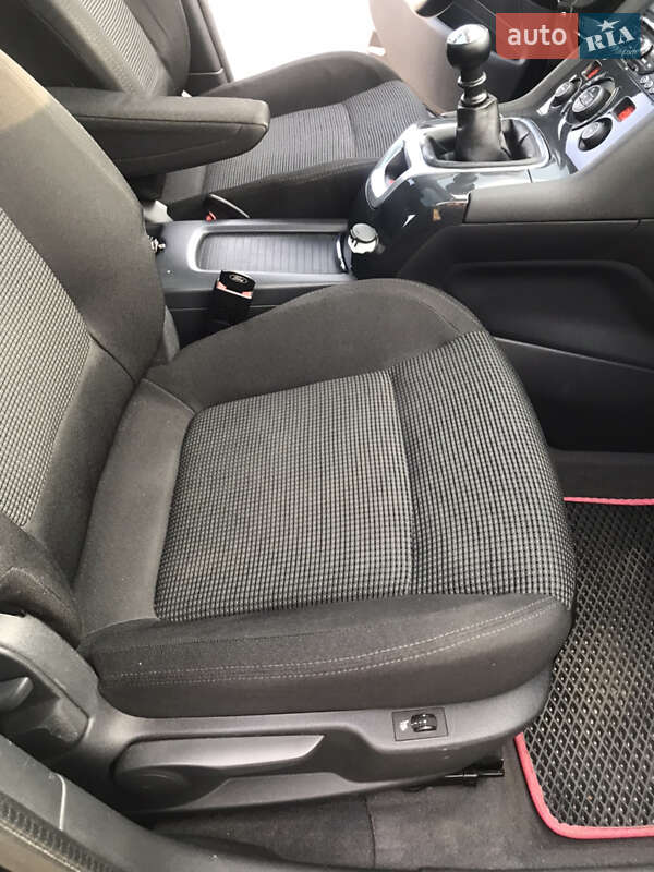 Мікровен Peugeot 5008 2011 в Кам'янці-Бузькій