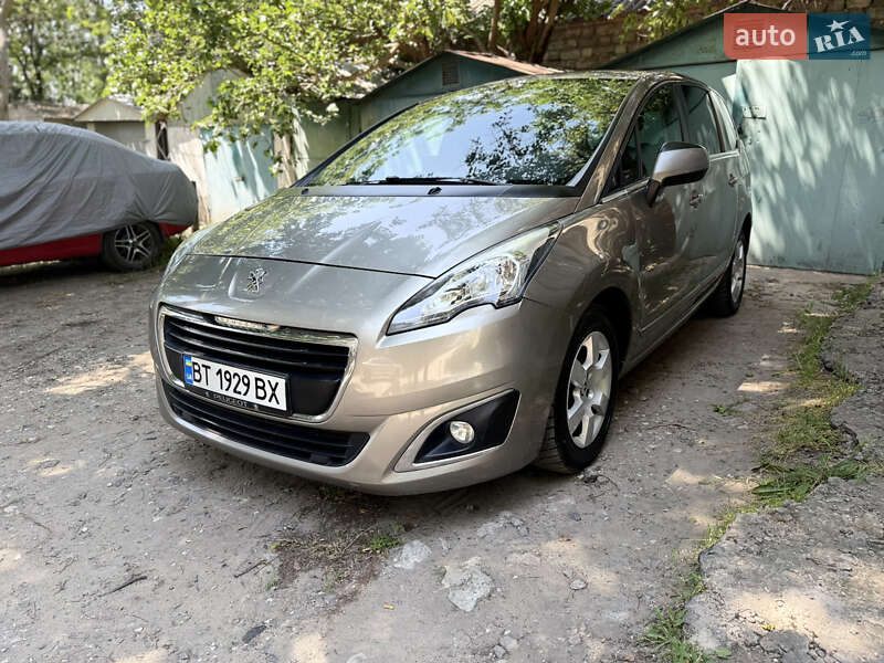 Peugeot 5008 2014