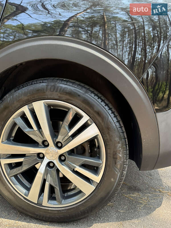 Внедорожник / Кроссовер Peugeot 5008 2017 в Полтаве