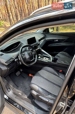 Позашляховик / Кросовер Peugeot 5008 2017 в Полтаві