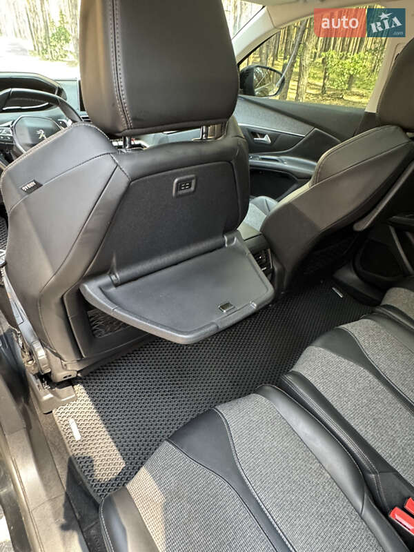 Внедорожник / Кроссовер Peugeot 5008 2017 в Полтаве