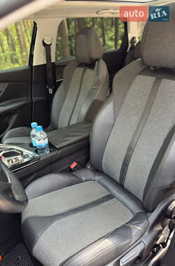 Позашляховик / Кросовер Peugeot 5008 2017 в Полтаві