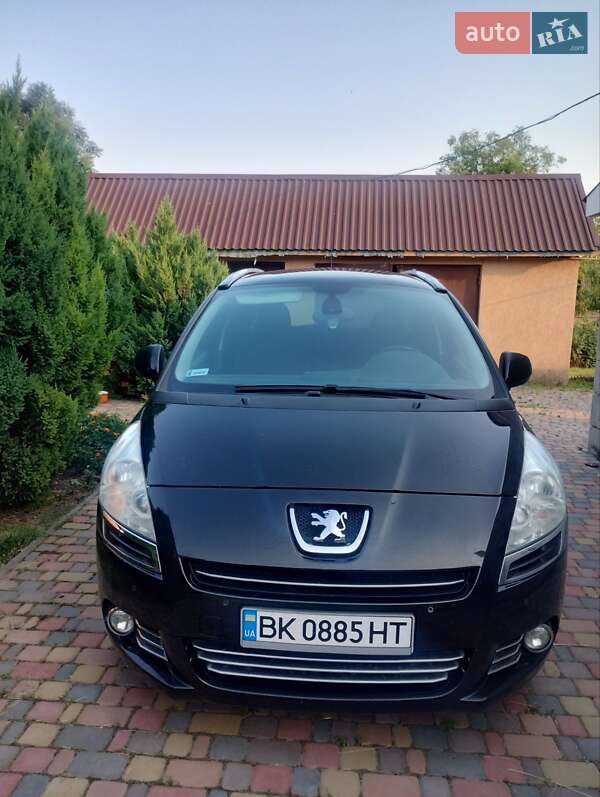 Микровэн Peugeot 5008 2013 в Киеве