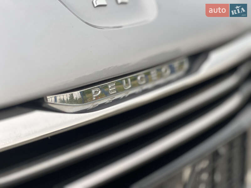Микровэн Peugeot 5008 2016 в Дрогобыче