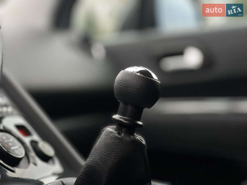 Микровэн Peugeot 5008 2016 в Дрогобыче