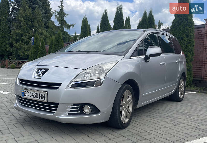 Peugeot 5008 2011