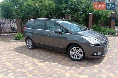 Микровэн Peugeot 5008 2010 в Киеве