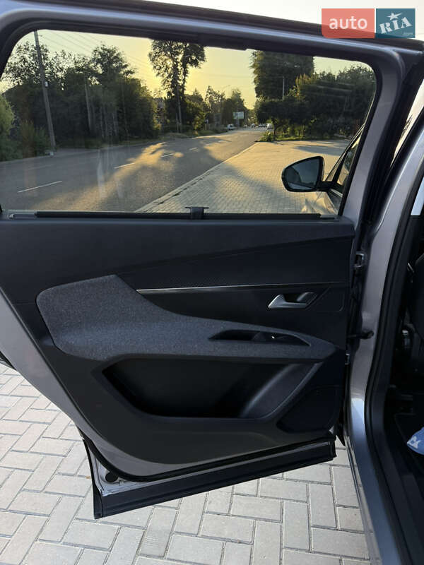 Внедорожник / Кроссовер Peugeot 5008 2020 в Черкассах
