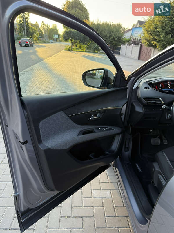 Внедорожник / Кроссовер Peugeot 5008 2020 в Черкассах