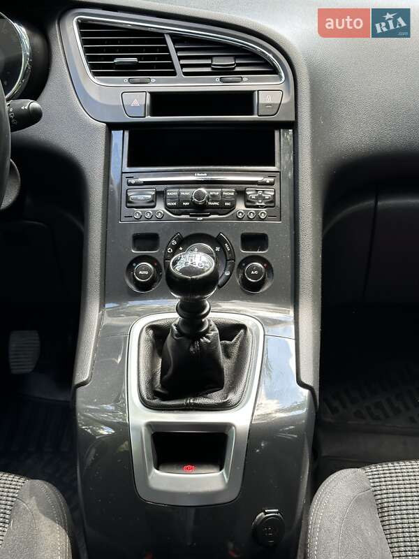 Микровэн Peugeot 5008 2011 в Тернополе