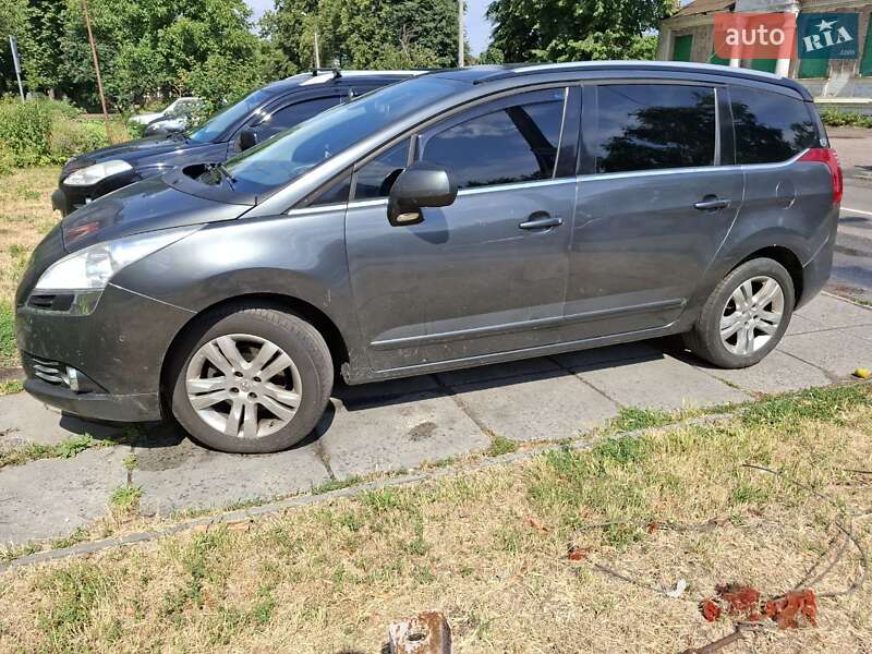 Микровэн Peugeot 5008 2011 в Черкассах