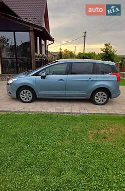 Микровэн Peugeot 5008 2011 в 