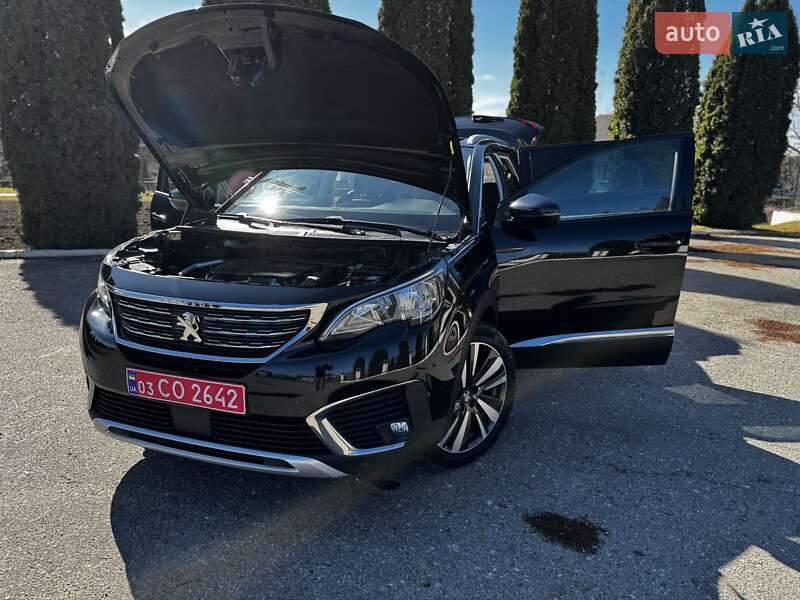 Внедорожник / Кроссовер Peugeot 5008 2017 в Дубно