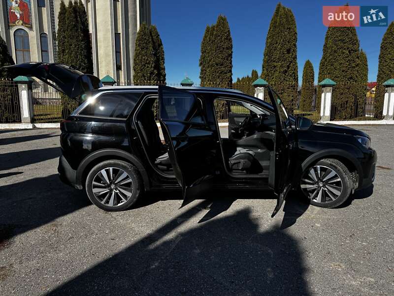 Внедорожник / Кроссовер Peugeot 5008 2017 в Дубно
