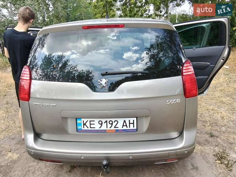 Микровэн Peugeot 5008 2011 в Днепре
