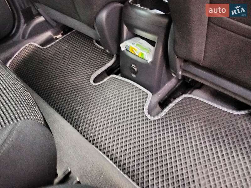 Микровэн Peugeot 5008 2011 в Днепре